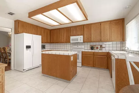 1912 Lakeshore Dr, Modesto, CA 95355 photo 15