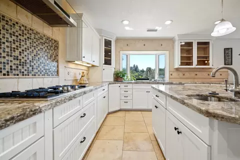 Kitchen - 2708 Paymaster Trl, Cool, CA 95614 photo 5 of 7