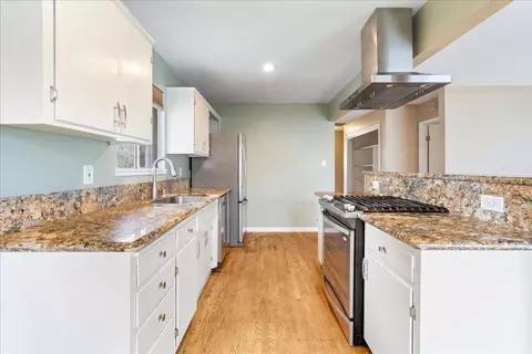 Kitchen - 9521 Pershing Ave, Orangevale, CA 95662 photo 1 of 2