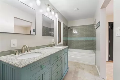 Bath - 9521 Pershing Ave, Orangevale, CA 95662 photo 1 of 3