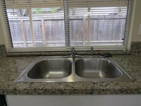 Kitchen - 1912 Ortega Dr, Modesto, CA 95355 photo 4 of 5