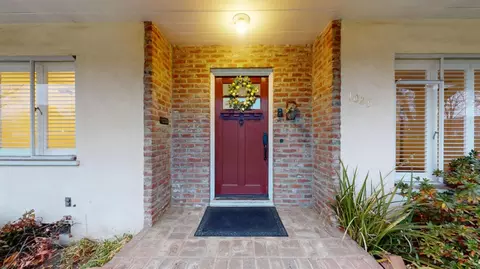 1025 E Douglas Ave, Modesto, CA 95350 photo 2