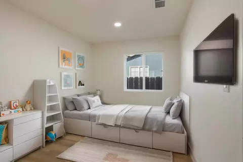 Bedroom - 2816 Paso Robles Dr, Modesto, CA 95350 photo 2 of 3