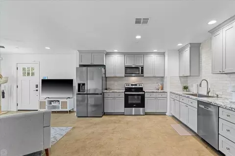 3017 E Orangeburg Ave, Modesto, CA 95355 photo 16