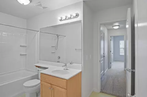 Bath - 4190 N Berkeley Ave, Turlock, CA 95382 photo 1 of 2