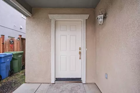 Entry Way - 4190 N Berkeley Ave, Turlock, CA 95382 photo 1 of 3