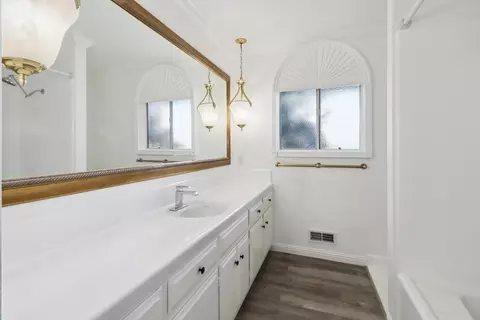Bath - 1835 Jay Ct, Carmichael, CA 95608 photo 3 of 5