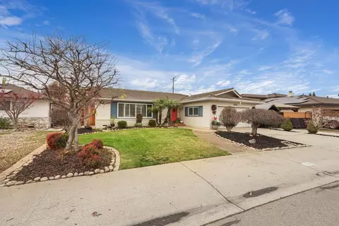 Exterior - 1133 N Ham Ln, Lodi, CA 95242 photo 2 of 14