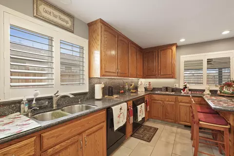 Kitchen - 1133 N Ham Ln, Lodi, CA 95242 photo 4 of 6