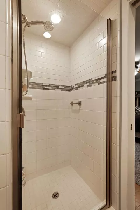 Bath - 1133 N Ham Ln, Lodi, CA 95242 photo 4 of 4