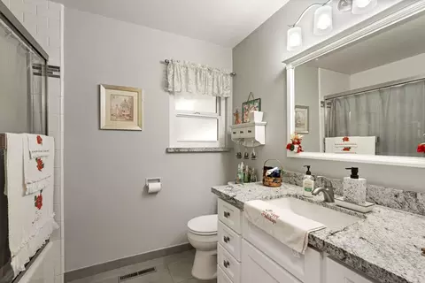 Bath - 1133 N Ham Ln, Lodi, CA 95242 photo 1 of 4