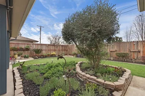 Exterior - 1133 N Ham Ln, Lodi, CA 95242 photo 7 of 14
