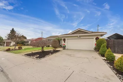 Exterior - 1133 N Ham Ln, Lodi, CA 95242 photo 1 of 14
