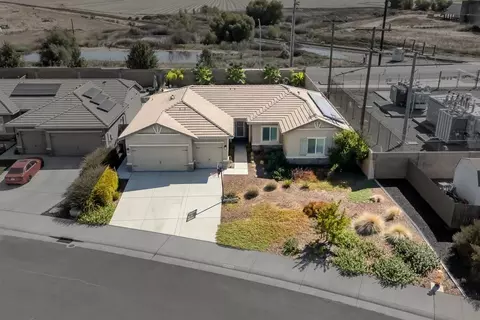 1090 Di Maggio Way, Galt, CA 95632 photo 4