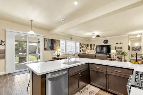 1090 Di Maggio Way, Galt, CA 95632 photo 17