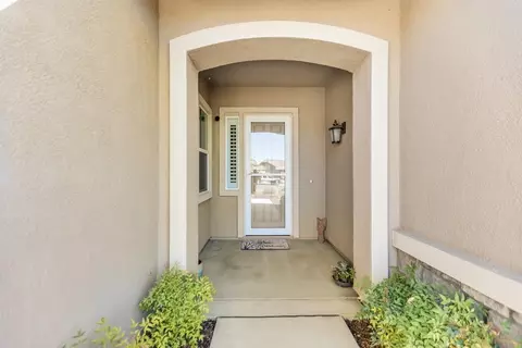 1090 Di Maggio Way, Galt, CA 95632 photo 6