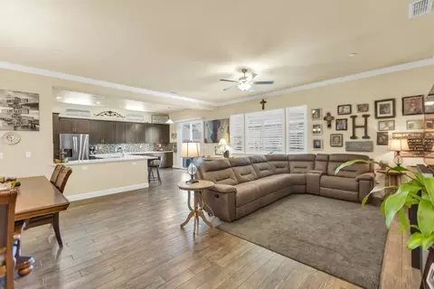 1090 Di Maggio Way, Galt, CA 95632 photo 7
