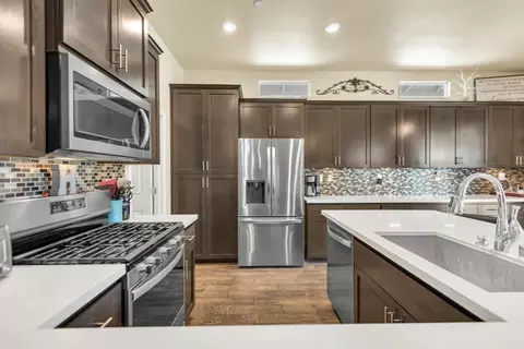 1090 Di Maggio Way, Galt, CA 95632 photo 20