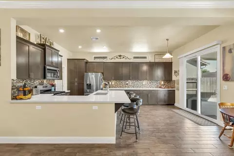 1090 Di Maggio Way, Galt, CA 95632 photo 14