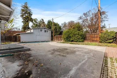 Exterior - 409 Coldwell Ave, Modesto, CA 95354 photo 4 of 7