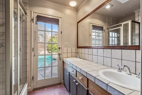 Bath - 409 Coldwell Ave, Modesto, CA 95354 photo 2 of 3