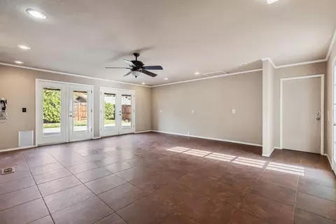 Living - 409 Coldwell Ave, Modesto, CA 95354 photo 5 of 5