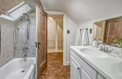 Bath - 59 College Park Dr, Davis, CA 95616 photo 3 of 3