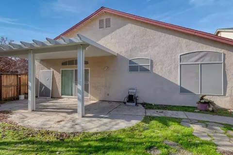 Exterior - 4206 Merchant Ln, Turlock, CA 95382 photo 12 of 12