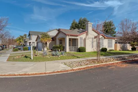 Exterior - 4206 Merchant Ln, Turlock, CA 95382 photo 5 of 12