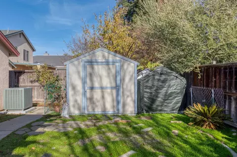 Exterior - 4206 Merchant Ln, Turlock, CA 95382 photo 11 of 12