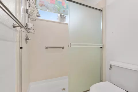 Bath - 4206 Merchant Ln, Turlock, CA 95382 photo 3 of 3