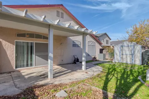 Exterior - 4206 Merchant Ln, Turlock, CA 95382 photo 9 of 12