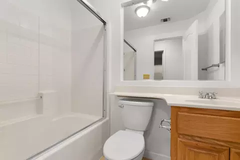Bath - 4206 Merchant Ln, Turlock, CA 95382 photo 1 of 3
