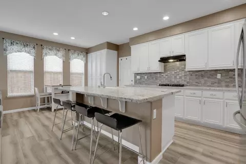 Kitchen - 503 Quail Run Cir, Tracy, CA 95377 photo 1 of 6