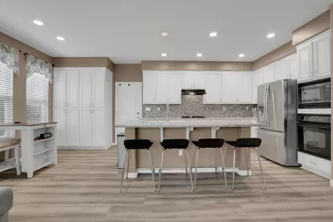 Kitchen - 503 Quail Run Cir, Tracy, CA 95377 photo 2 of 6