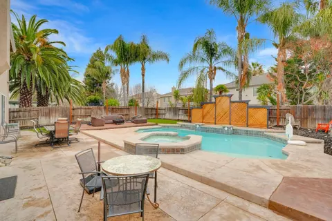 Exterior - 503 Quail Run Cir, Tracy, CA 95377 photo 7 of 10