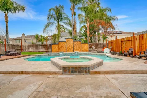 Exterior - 503 Quail Run Cir, Tracy, CA 95377 photo 6 of 10