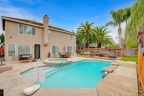 Exterior - 503 Quail Run Cir, Tracy, CA 95377 photo 8 of 10