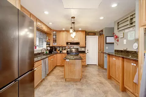 Kitchen - 3540 Lani Ln, Carmichael, CA 95608 photo 5 of 6