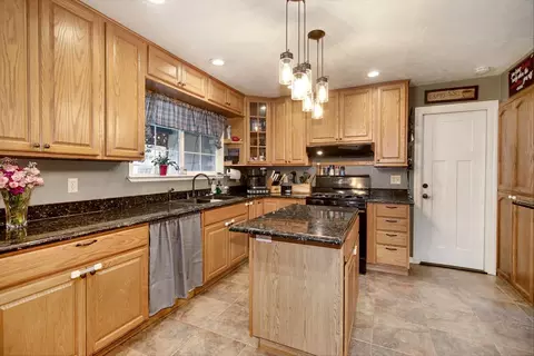Kitchen - 3540 Lani Ln, Carmichael, CA 95608 photo 2 of 6