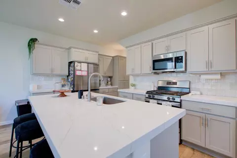 3930 Dedication Dr, Turlock, CA 95382 photo 3