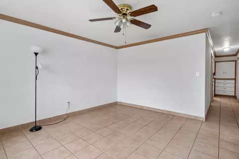 Living - 804 Orbit Ln, Modesto, CA 95351 photo 7 of 9