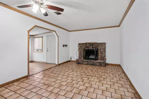Living - 804 Orbit Ln, Modesto, CA 95351 photo 1 of 9
