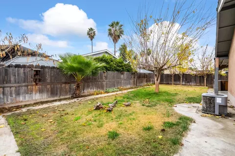 Exterior - 804 Orbit Ln, Modesto, CA 95351 photo 7 of 8