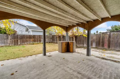 Exterior - 804 Orbit Ln, Modesto, CA 95351 photo 5 of 8