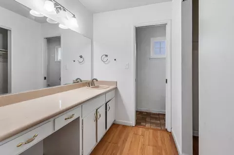 Bath - 804 Orbit Ln, Modesto, CA 95351 photo 2 of 3