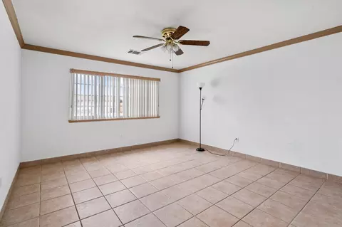 Living - 804 Orbit Ln, Modesto, CA 95351 photo 6 of 9