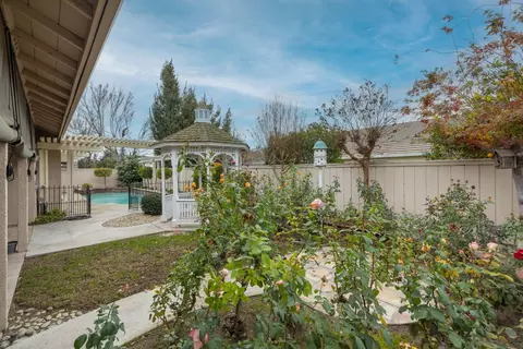 Exterior - 1143 Azalea St, Ripon, CA 95366 photo 11 of 16