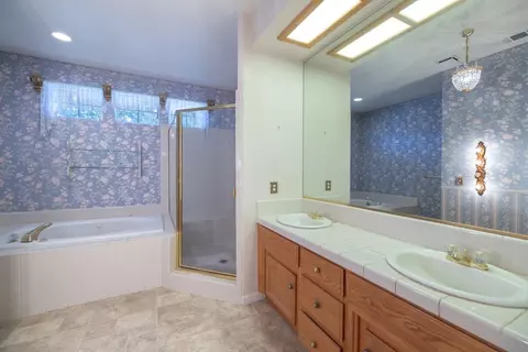 Bath - 1143 Azalea St, Ripon, CA 95366 photo 3 of 6