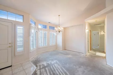 Living - 1143 Azalea St, Ripon, CA 95366 photo 5 of 12